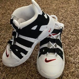 Toddler boys size 9 Nike Air tennis shoes